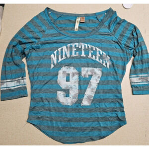 Raglan T-Shirt Striped Sz Womens Small 1997 Graphic Distressed Casual